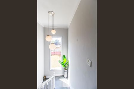 Casa de condomínio à venda com 400m², 4 quartos e 5 vagasEscada
