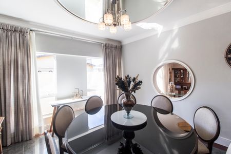 Casa de condomínio à venda com 400m², 4 quartos e 5 vagasSala