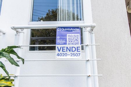 Casa de condomínio à venda com 400m², 4 quartos e 5 vagasVista da Rua