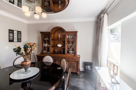 Casa de condomínio à venda com 400m², 4 quartos e 5 vagasSala