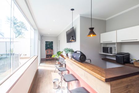 Casa de condomínio à venda com 400m², 4 quartos e 5 vagasVaranda