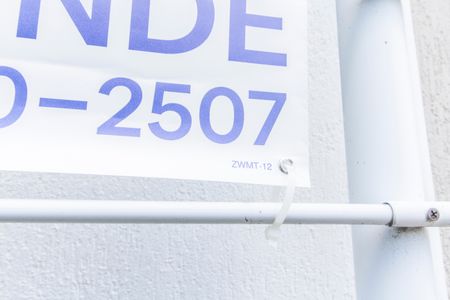 Casa de condomínio à venda com 400m², 4 quartos e 5 vagasVista da Rua