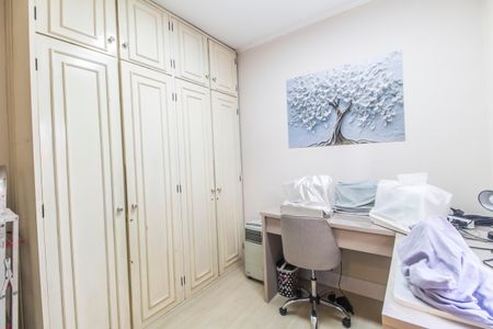 Casa de condomínio à venda com 400m², 4 quartos e 5 vagasQuarto de Serviço