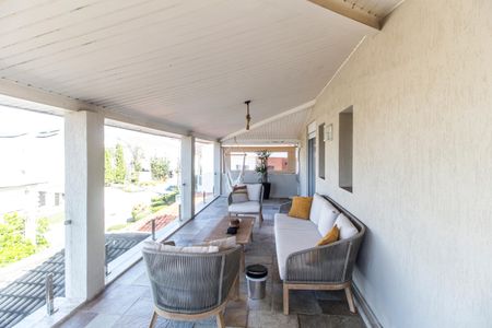 Casa de condomínio à venda com 400m², 4 quartos e 5 vagasVaranda