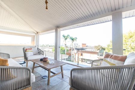Casa de condomínio à venda com 400m², 4 quartos e 5 vagasVaranda