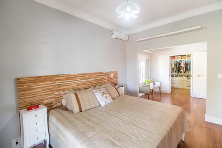 Casa de condomínio à venda com 400m², 4 quartos e 5 vagasSuíte master 3
