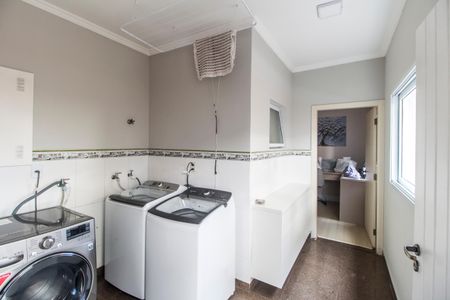 Casa de condomínio à venda com 400m², 4 quartos e 5 vagasÁrea de Serviço