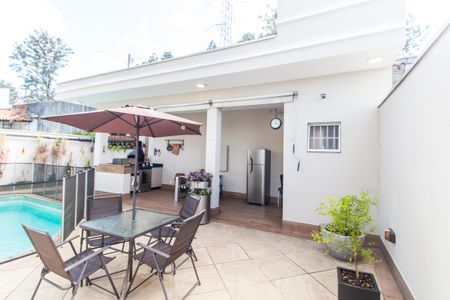 Casa de condomínio à venda com 400m², 4 quartos e 5 vagasPiscina