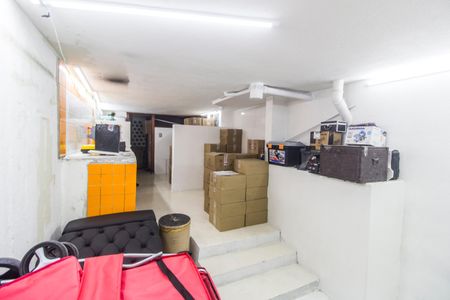 Casa de condomínio à venda com 400m², 4 quartos e 5 vagasDepósito