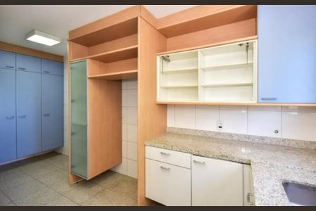 Apartamento à venda com 288m², 4 quartos e 4 vagasFoto 06