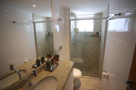 Banheiro de apartamento à venda com 2 quartos, 71m² em Prado, Belo Horizonte