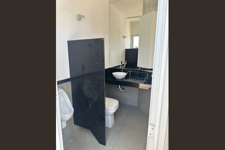 Casa de condomínio para alugar com 270m², 3 quartos e 4 vagas