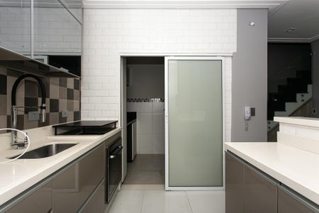 Casa de condomínio à venda com 100m², 2 quartos e 2 vagas Casa de condomínio à venda com 100m², 2 quartos e 2 vagasCozinha