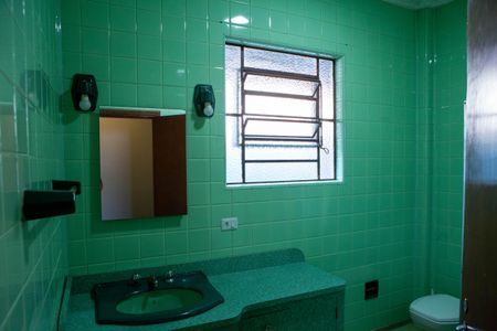 Casa para alugar com 260m², 4 quartos e 2 vagasBanheiro