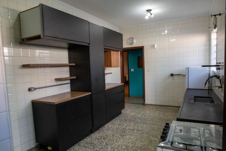 Casa para alugar com 260m², 4 quartos e 2 vagasCozinha
