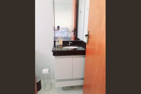 Casa de condomínio à venda com 78m², 2 quartos e 2 vagasBanheiro