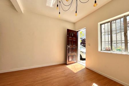 Casa para alugar com 100m², 3 quartos e 2 vagasSala