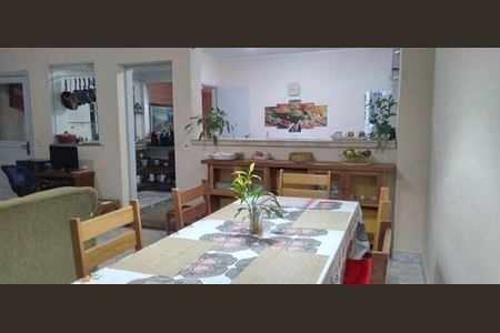 Casa à venda com 4 quartos, 270m² em Jardim Sao Luiz, São Paulo