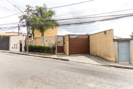 Casa de condomínio para alugar com 62m², 2 quartos e 2 vagasFachada + Placa