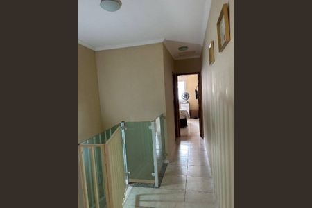 Casa à venda com 2 quartos, 114m² em Vila Zat, São Paulo