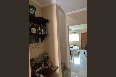 Casa à venda com 2 quartos, 114m² em Vila Zat, São Paulo