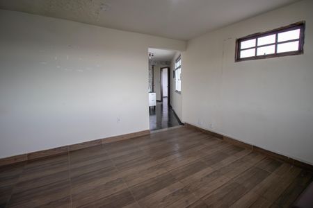 Sala de apartamento para alugar com 1 quarto, 80m² em Colégio, Rio de Janeiro