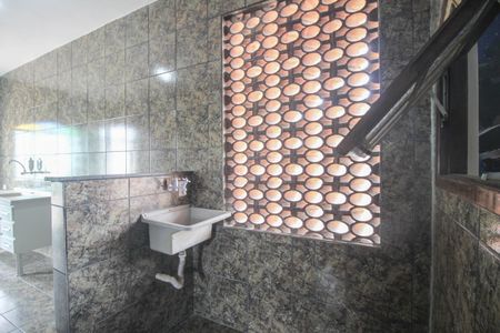 Casa para alugar com 55m², 2 quartos e 1 vagaÁrea de Serviço