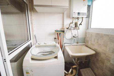 Apartamento à venda com 46m², 2 quartos e 1 vaga Apartamento à venda com 46m², 2 quartos e 1 vagaÁrea de Serviço