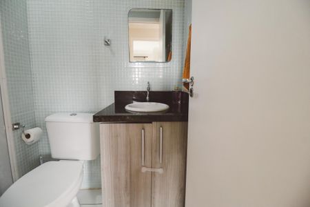 Apartamento à venda com 46m², 2 quartos e 1 vaga Apartamento à venda com 46m², 2 quartos e 1 vagaBanheiro