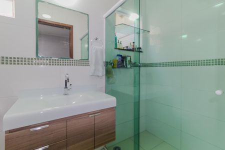Banheiro social de casa à venda com 3 quartos, 220m² em Vila Alpina, São Paulo