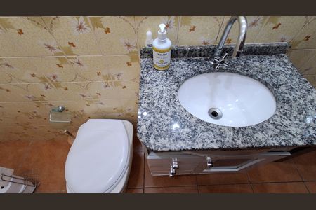 Casa à venda com 150m², 2 quartos e 2 vagasBanheiro Social 