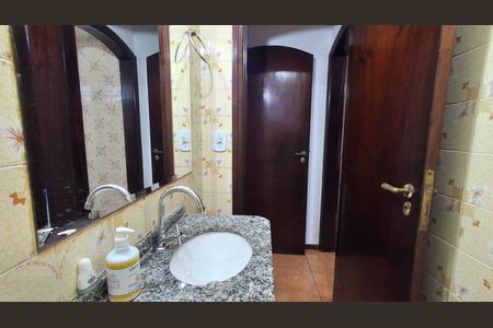 Casa à venda com 150m², 2 quartos e 2 vagasBanheiro Social 