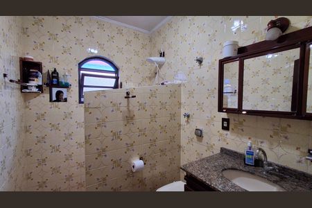 Casa à venda com 150m², 2 quartos e 2 vagasBanheiro Social 