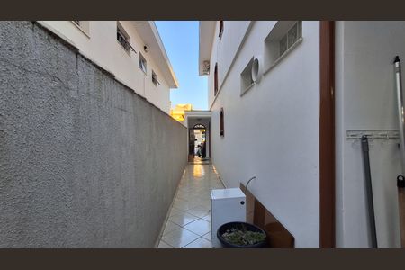 Casa à venda com 150m², 2 quartos e 2 vagasCorredor 