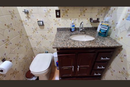 Casa à venda com 150m², 2 quartos e 2 vagasBanheiro Social 