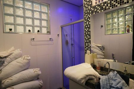 Casa para alugar com 280m², 5 quartos e 7 vagasBanheiro