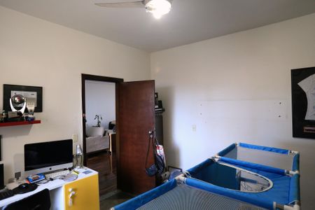 Casa para alugar com 280m², 5 quartos e 7 vagasEscritório