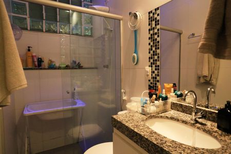 Casa para alugar com 280m², 5 quartos e 7 vagasBanheiro da Suíte 1