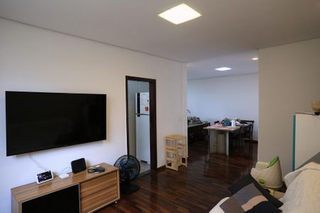 Casa para alugar com 280m², 5 quartos e 7 vagasSala de TV