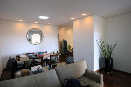 Sala de casa para alugar com 5 quartos, 280m² em Sagrada Família, Belo Horizonte