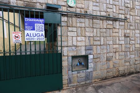 Casa para alugar com 280m², 5 quartos e 7 vagasFachada com Plaquinha