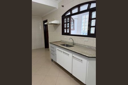 Cozinha de apartamento para alugar com 1 quarto, 50m² em Associacao Sobradinho, São Paulo