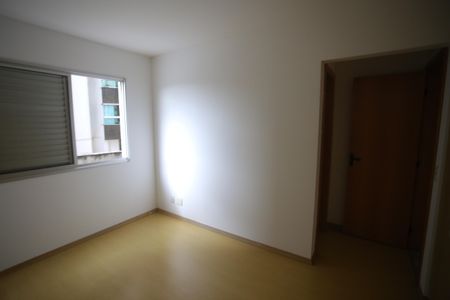 Apartamento para alugar com 95m², 3 quartos e 2 vagasQuarto 2