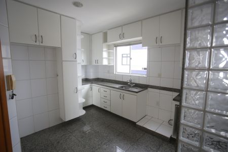 Apartamento para alugar com 95m², 3 quartos e 2 vagasCozinha