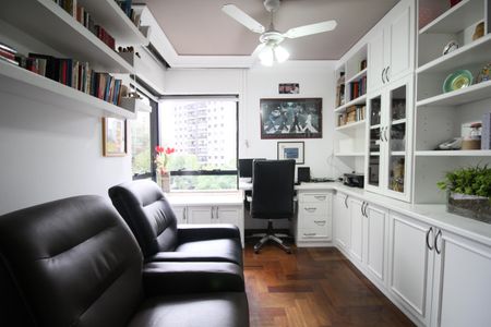 Apartamento para alugar com 162m², 4 quartos e 3 vagasEscritório