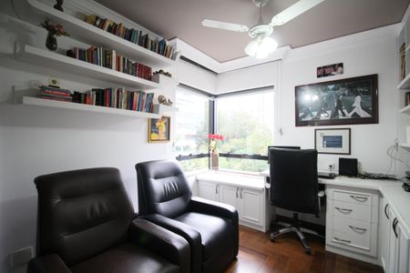 Apartamento para alugar com 162m², 4 quartos e 3 vagasEscritório