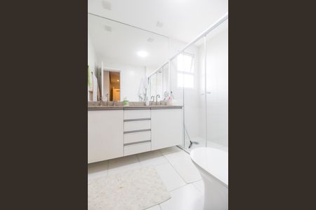 Apartamento à venda com 202m², 3 quartos e 3 vagasBanheiro da Suíte