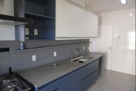Cozinha de apartamento à venda com 2 quartos, 202m² em Alphaville Empresarial, Santana de Parnaíba