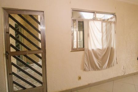 Sala de casa para alugar com 2 quartos, 90m² em Realengo, Rio de Janeiro