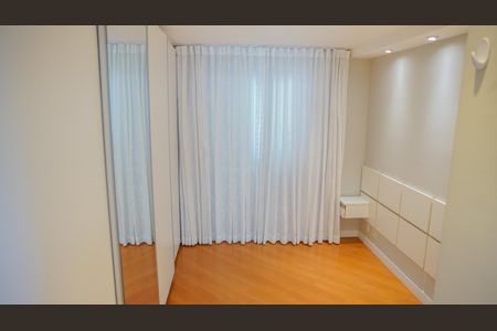 Apartamento à venda com 57m², 2 quartos e 1 vagaQuarto